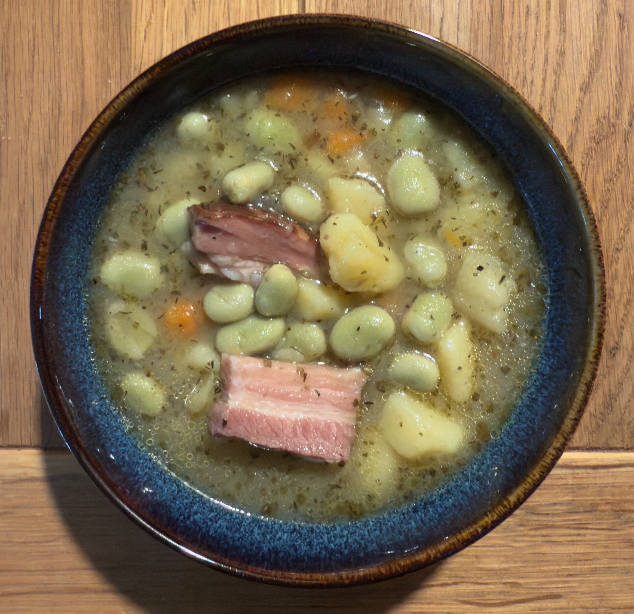 Westfälische dicke Bohnen mit Kartoffeln und Speck