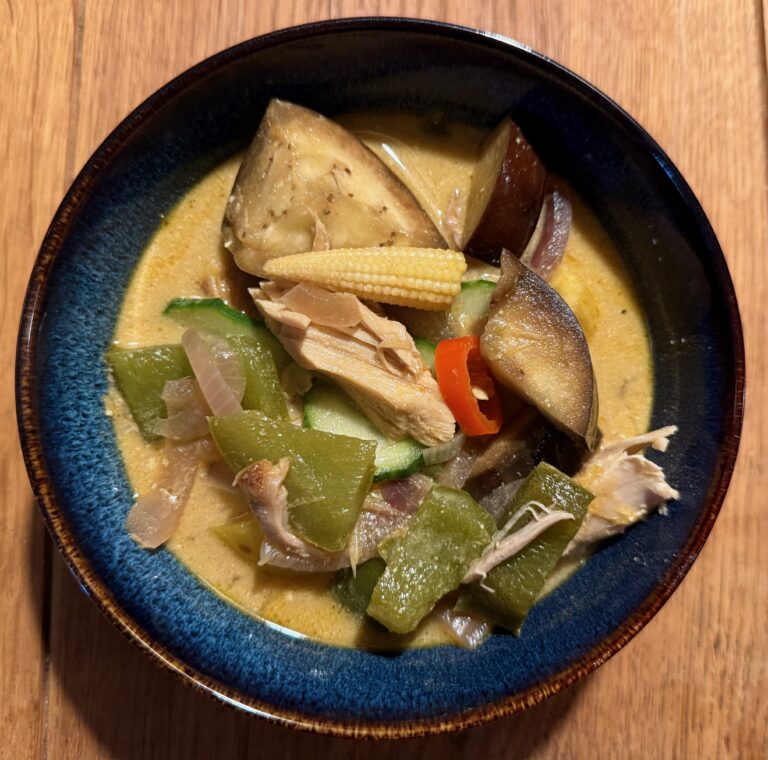 Schale mit Thai-Curry